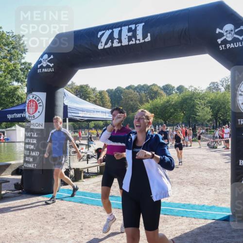 08.09.2024 - Stadtparktriathlon Luisa Fischer http://msf.ph/oto/7034182 08.09.2024 10:49:59 Ziel 207, 256, 262 meine-sportfotos.de