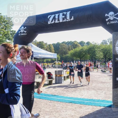 08.09.2024 - Stadtparktriathlon Luisa Fischer http://msf.ph/oto/7034186 08.09.2024 10:49:59 Ziel 207, 256, 262 meine-sportfotos.de