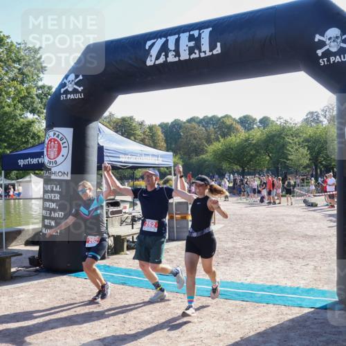 08.09.2024 - Stadtparktriathlon Luisa Fischer http://msf.ph/oto/7034197 08.09.2024 10:50:01 Ziel 207, 256, 262 meine-sportfotos.de