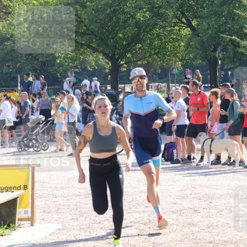 08.09.2024 - Stadtparktriathlon Luisa Fischer http://msf.ph/oto/7034201 08.09.2024 10:51:42 Ziel 210 meine-sportfotos.de