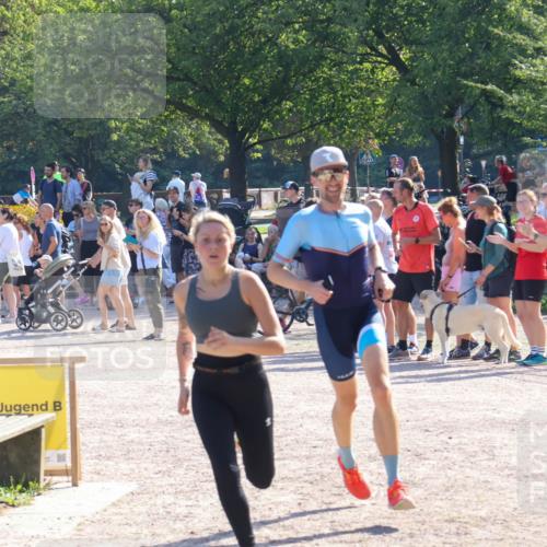 08.09.2024 - Stadtparktriathlon Luisa Fischer http://msf.ph/oto/7034203 08.09.2024 10:51:43 Ziel 210 meine-sportfotos.de