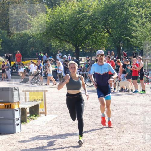 08.09.2024 - Stadtparktriathlon Luisa Fischer http://msf.ph/oto/7034204 08.09.2024 10:51:43 Ziel 210 meine-sportfotos.de