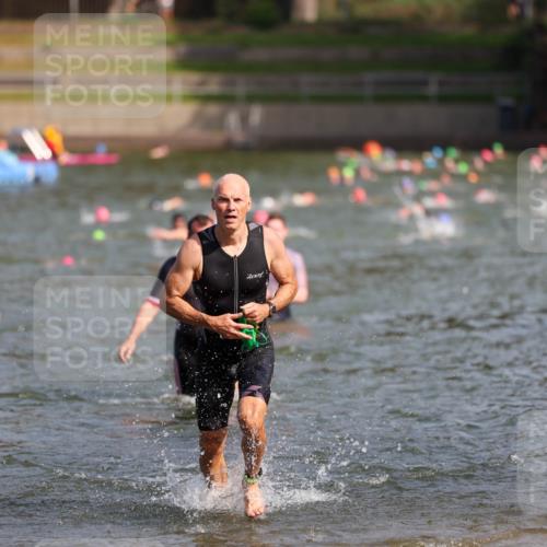 08.09.2024 - Stadtparktriathlon Michael Strokosch http://msf.ph/oto/7034208 08.09.2024 11:51:37 Schwimmen 826, 828, 834, 838, 839 meine-sportfotos.de