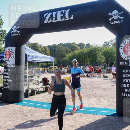08.09.2024 - Stadtparktriathlon Luisa Fischer http://msf.ph/oto/7034211 08.09.2024 10:51:44 Ziel 210 meine-sportfotos.de