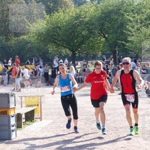 08.09.2024 - Stadtparktriathlon Luisa Fischer http://msf.ph/oto/7034223 08.09.2024 10:52:56 Ziel 245 meine-sportfotos.de