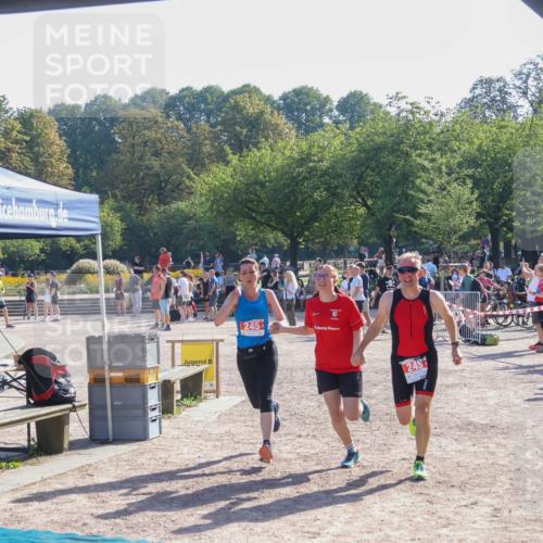 08.09.2024 - Stadtparktriathlon Luisa Fischer http://msf.ph/oto/7034226 08.09.2024 10:52:57 Ziel 245 meine-sportfotos.de