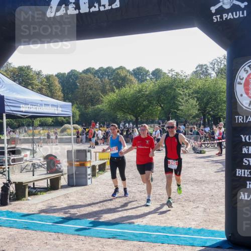 08.09.2024 - Stadtparktriathlon Luisa Fischer http://msf.ph/oto/7034228 08.09.2024 10:52:57 Ziel 245 meine-sportfotos.de