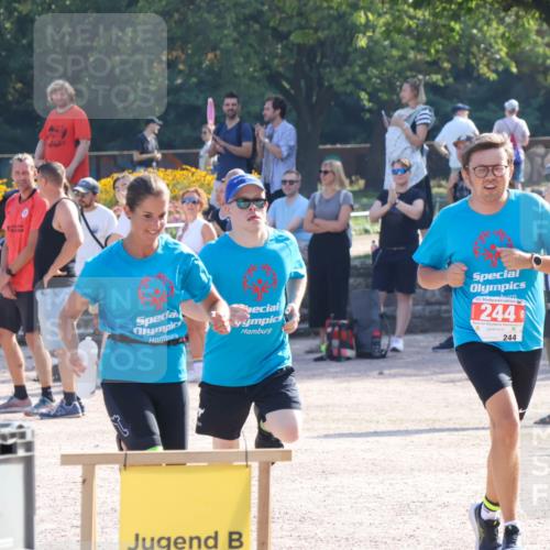 08.09.2024 - Stadtparktriathlon Luisa Fischer http://msf.ph/oto/7034245 08.09.2024 10:53:10 Ziel 244 meine-sportfotos.de