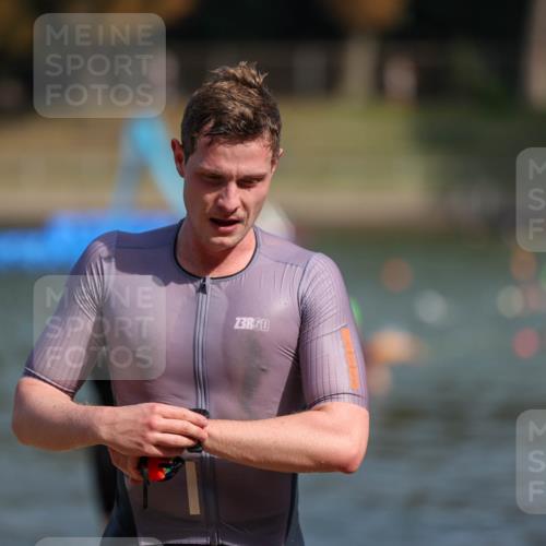 08.09.2024 - Stadtparktriathlon Michael Strokosch http://msf.ph/oto/7034257 08.09.2024 11:51:52 Schwimmen 818, 828, 834 meine-sportfotos.de