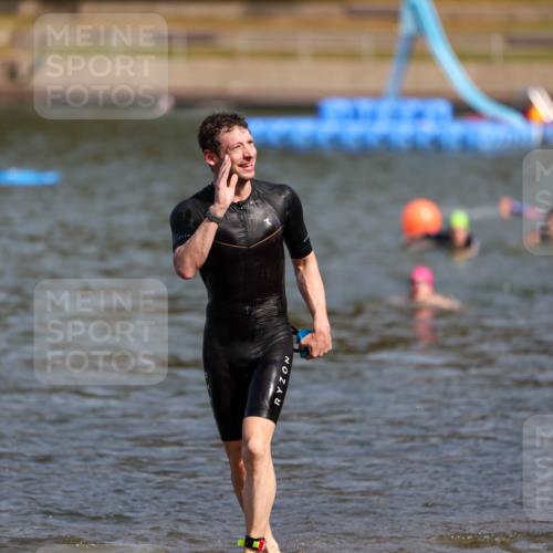 08.09.2024 - Stadtparktriathlon Michael Strokosch http://msf.ph/oto/7034270 08.09.2024 11:51:54 Schwimmen 818 meine-sportfotos.de