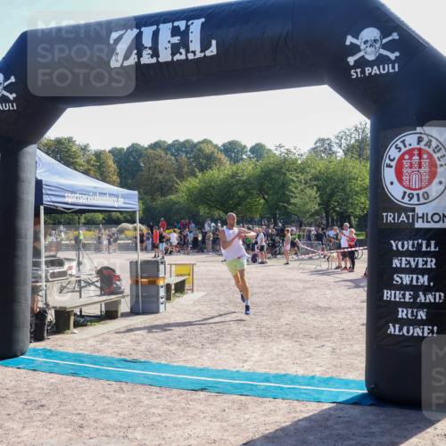 08.09.2024 - Stadtparktriathlon Luisa Fischer http://msf.ph/oto/7034294 08.09.2024 10:54:07 Ziel 198 meine-sportfotos.de