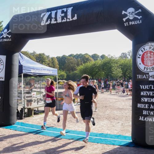 08.09.2024 - Stadtparktriathlon Luisa Fischer http://msf.ph/oto/7034403 08.09.2024 10:55:16 Ziel 215, 257 meine-sportfotos.de