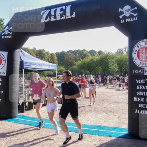 08.09.2024 - Stadtparktriathlon Luisa Fischer http://msf.ph/oto/7034405 08.09.2024 10:55:16 Ziel 215, 257 meine-sportfotos.de