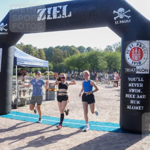 08.09.2024 - Stadtparktriathlon Luisa Fischer http://msf.ph/oto/7034439 08.09.2024 10:55:26 Ziel 184 meine-sportfotos.de