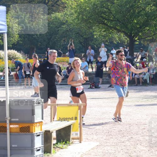 08.09.2024 - Stadtparktriathlon Luisa Fischer http://msf.ph/oto/7034443 08.09.2024 10:55:34 Ziel 255 meine-sportfotos.de