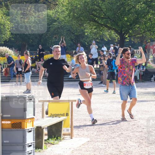 08.09.2024 - Stadtparktriathlon Luisa Fischer http://msf.ph/oto/7034445 08.09.2024 10:55:34 Ziel 255 meine-sportfotos.de