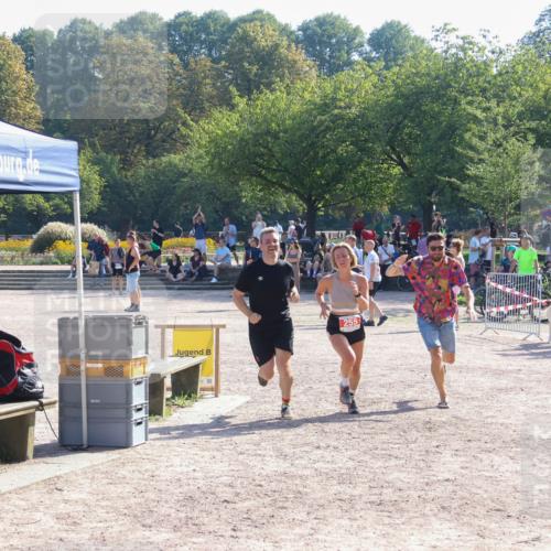 08.09.2024 - Stadtparktriathlon Luisa Fischer http://msf.ph/oto/7034455 08.09.2024 10:55:35 Ziel 255 meine-sportfotos.de