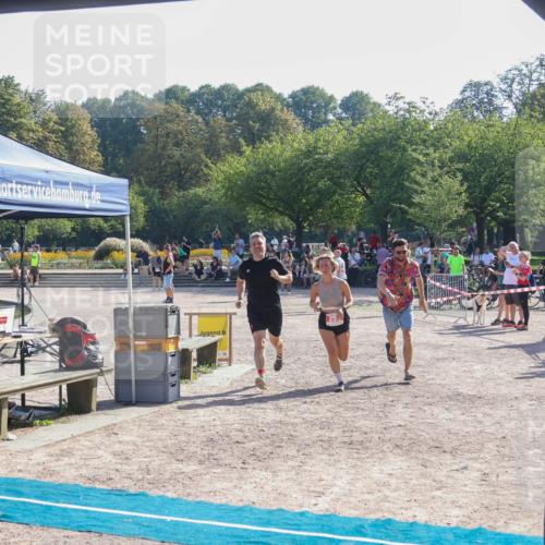 08.09.2024 - Stadtparktriathlon Luisa Fischer http://msf.ph/oto/7034457 08.09.2024 10:55:36 Ziel 255 meine-sportfotos.de