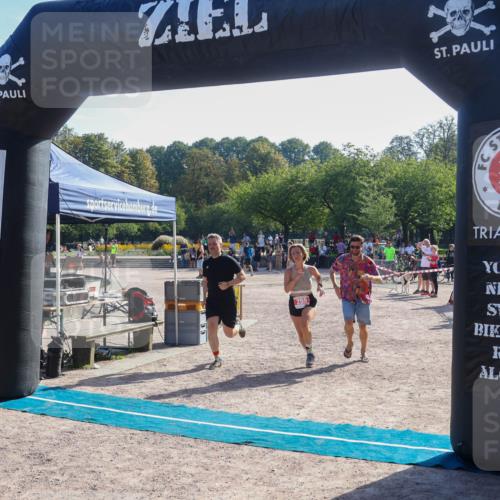 08.09.2024 - Stadtparktriathlon Luisa Fischer http://msf.ph/oto/7034462 08.09.2024 10:55:37 Ziel 255 meine-sportfotos.de