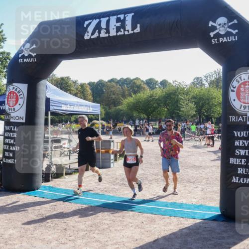 08.09.2024 - Stadtparktriathlon Luisa Fischer http://msf.ph/oto/7034464 08.09.2024 10:55:37 Ziel 255 meine-sportfotos.de