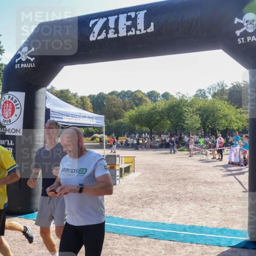 08.09.2024 - Stadtparktriathlon Luisa Fischer http://msf.ph/oto/7034492 08.09.2024 10:55:57 Ziel 194, 206 meine-sportfotos.de