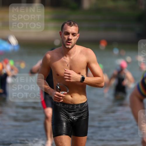 08.09.2024 - Stadtparktriathlon Michael Strokosch http://msf.ph/oto/7034510 08.09.2024 11:53:04 Schwimmen 748, 751, 758, 795, 816, 835 meine-sportfotos.de