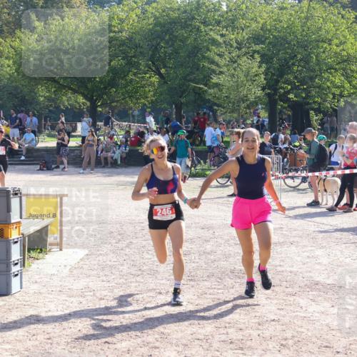 08.09.2024 - Stadtparktriathlon Luisa Fischer http://msf.ph/oto/7034527 08.09.2024 10:56:26 Ziel 192, 196, 246 meine-sportfotos.de