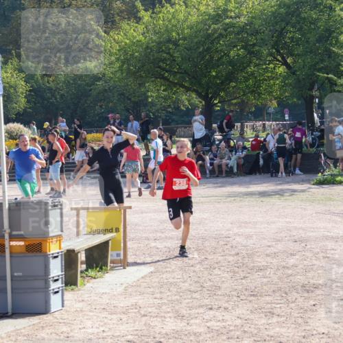08.09.2024 - Stadtparktriathlon Luisa Fischer http://msf.ph/oto/7034558 08.09.2024 10:57:34 Ziel 238 meine-sportfotos.de