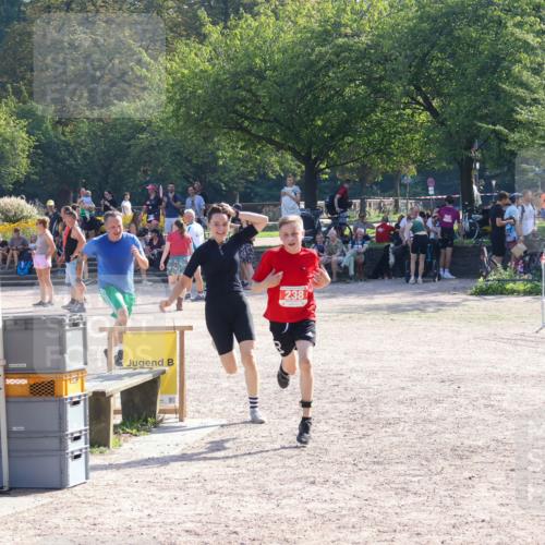 08.09.2024 - Stadtparktriathlon Luisa Fischer http://msf.ph/oto/7034562 08.09.2024 10:57:34 Ziel 238 meine-sportfotos.de