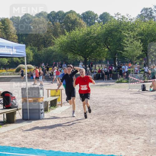08.09.2024 - Stadtparktriathlon Luisa Fischer http://msf.ph/oto/7034568 08.09.2024 10:57:35 Ziel 238 meine-sportfotos.de
