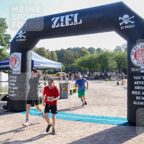 08.09.2024 - Stadtparktriathlon Luisa Fischer http://msf.ph/oto/7034579 08.09.2024 10:57:37 Ziel 238 meine-sportfotos.de