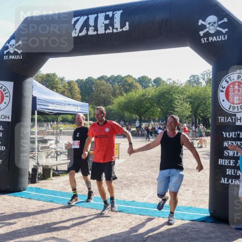 08.09.2024 - Stadtparktriathlon Luisa Fischer http://msf.ph/oto/7034611 08.09.2024 10:58:10 Ziel 195 meine-sportfotos.de