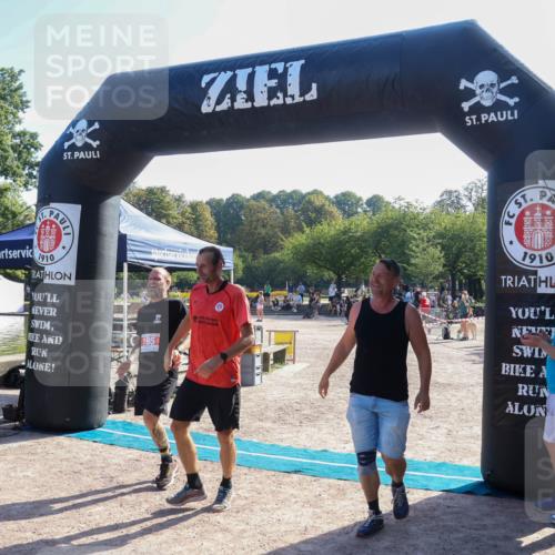 08.09.2024 - Stadtparktriathlon Luisa Fischer http://msf.ph/oto/7034612 08.09.2024 10:58:10 Ziel 195 meine-sportfotos.de