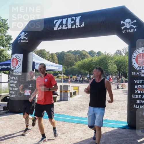 08.09.2024 - Stadtparktriathlon Luisa Fischer http://msf.ph/oto/7034614 08.09.2024 10:58:11 Ziel 195 meine-sportfotos.de