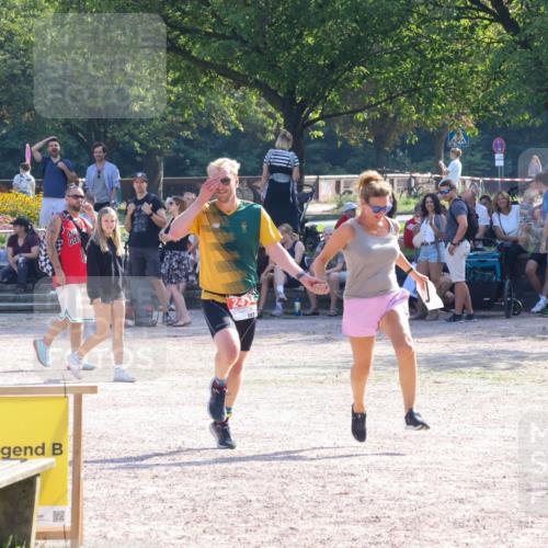 08.09.2024 - Stadtparktriathlon Luisa Fischer http://msf.ph/oto/7034618 08.09.2024 10:59:03 Ziel 247 meine-sportfotos.de