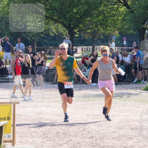 08.09.2024 - Stadtparktriathlon Luisa Fischer http://msf.ph/oto/7034620 08.09.2024 10:59:04 Ziel 247 meine-sportfotos.de