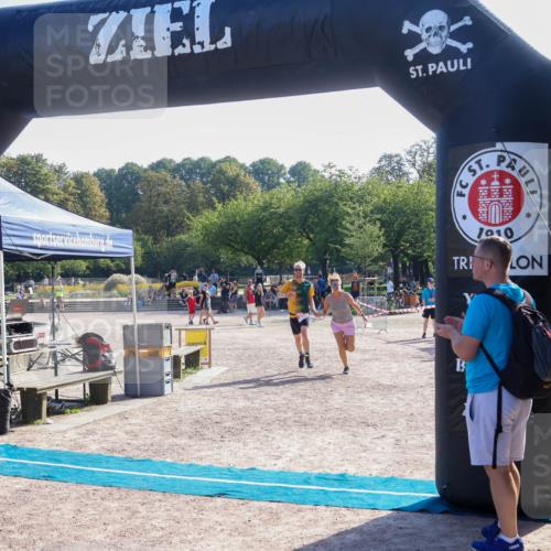 08.09.2024 - Stadtparktriathlon Luisa Fischer http://msf.ph/oto/7034634 08.09.2024 10:59:05 Ziel 247 meine-sportfotos.de