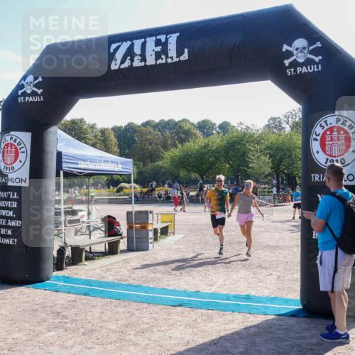 08.09.2024 - Stadtparktriathlon Luisa Fischer http://msf.ph/oto/7034641 08.09.2024 10:59:06 Ziel 247 meine-sportfotos.de