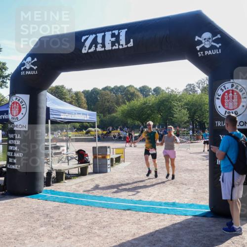 08.09.2024 - Stadtparktriathlon Luisa Fischer http://msf.ph/oto/7034643 08.09.2024 10:59:06 Ziel 247 meine-sportfotos.de