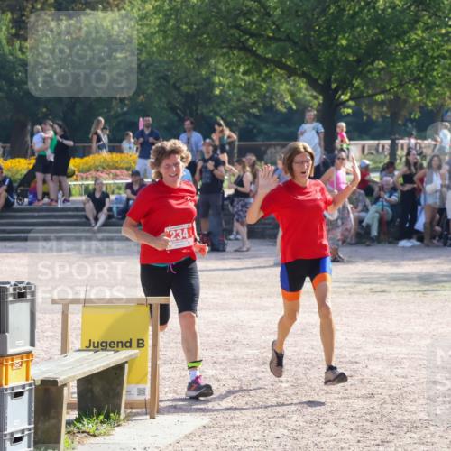 08.09.2024 - Stadtparktriathlon Luisa Fischer http://msf.ph/oto/7034658 08.09.2024 10:59:32 Ziel 234 meine-sportfotos.de
