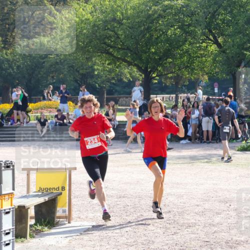 08.09.2024 - Stadtparktriathlon Luisa Fischer http://msf.ph/oto/7034660 08.09.2024 10:59:33 Ziel 234 meine-sportfotos.de