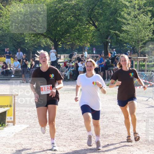 08.09.2024 - Stadtparktriathlon Luisa Fischer http://msf.ph/oto/7034718 08.09.2024 11:00:21 Ziel 182, 212 meine-sportfotos.de