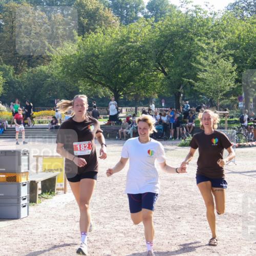 08.09.2024 - Stadtparktriathlon Luisa Fischer http://msf.ph/oto/7034724 08.09.2024 11:00:21 Ziel 182, 212 meine-sportfotos.de