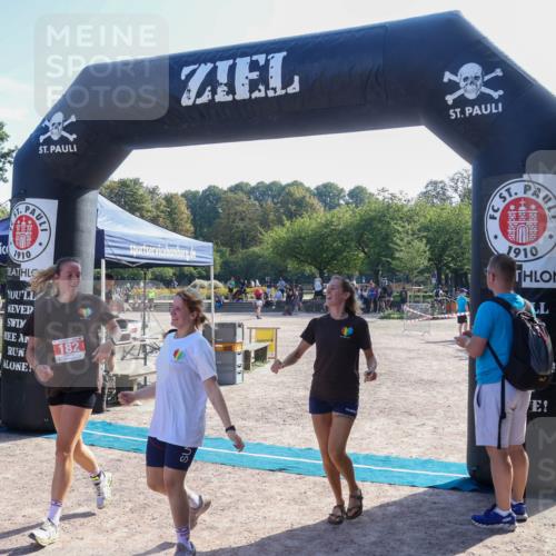 08.09.2024 - Stadtparktriathlon Luisa Fischer http://msf.ph/oto/7034735 08.09.2024 11:00:23 Ziel 182 meine-sportfotos.de