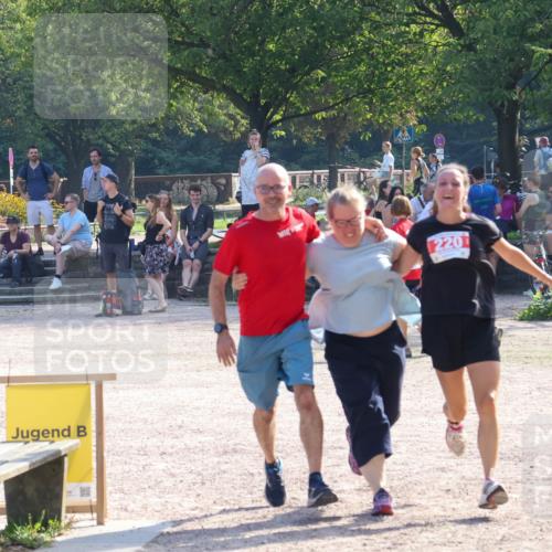 08.09.2024 - Stadtparktriathlon Luisa Fischer http://msf.ph/oto/7034750 08.09.2024 11:01:08 Ziel 220 meine-sportfotos.de