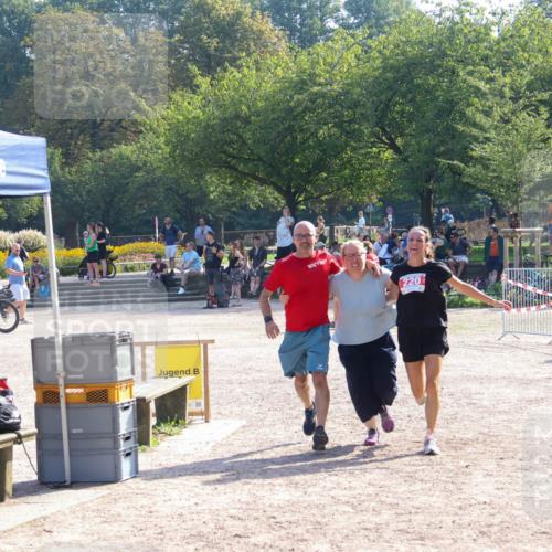 08.09.2024 - Stadtparktriathlon Luisa Fischer http://msf.ph/oto/7034756 08.09.2024 11:01:09 Ziel 220 meine-sportfotos.de
