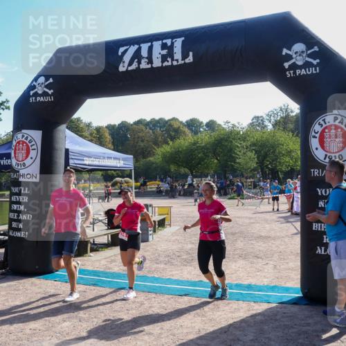 08.09.2024 - Stadtparktriathlon Luisa Fischer http://msf.ph/oto/7034793 08.09.2024 11:01:20 Ziel 214 meine-sportfotos.de