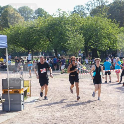 08.09.2024 - Stadtparktriathlon Luisa Fischer http://msf.ph/oto/7034805 08.09.2024 11:01:48 Ziel 248 meine-sportfotos.de