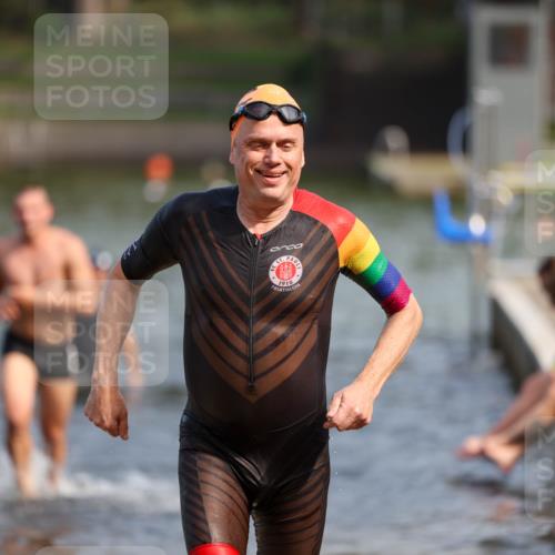 08.09.2024 - Stadtparktriathlon Michael Strokosch http://msf.ph/oto/7034810 08.09.2024 11:54:11 Schwimmen 763, 789 meine-sportfotos.de