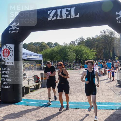 08.09.2024 - Stadtparktriathlon Luisa Fischer http://msf.ph/oto/7034824 08.09.2024 11:01:51 Ziel 248 meine-sportfotos.de